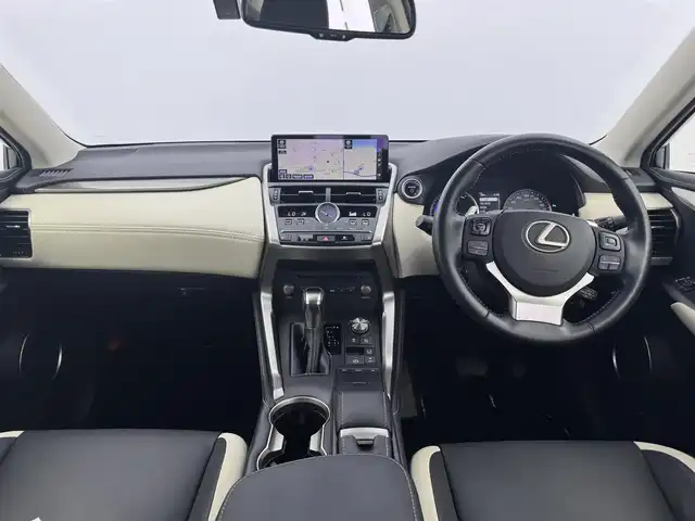 レクサス ＮＸ 300h ブラックシークエンス 愛知県 2019(平31)年 5.2万km ソニッククォーツ 純正ナビ/（フルセグ、CD、DVD、Bluetooth）/Bカメラ/左サイドカメラ/BSM/100V電源/ETC2.0/シートヒーター/ハンドルヒーター/本革シート/パワーバックドア/衝突軽減ブレーキ/レーンキープアシスト/LEDヘッドライト/パドルシフト/オートハイビーム/オートライト/スマートキー/ドラレコ前方