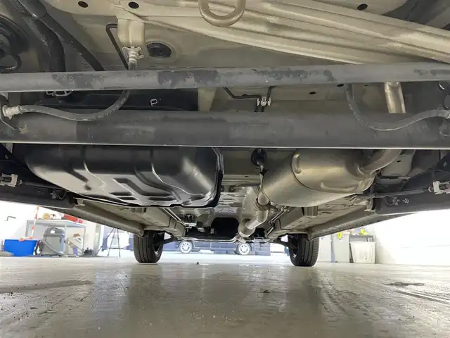 スズキ ハスラー Jスタイル Ⅲ ターボ 大阪府 2018(平30)年 6.7万km ブレイブカーキパール/スチールシルバー 禁煙車/社外ナビ/AM/FM/CD/DVD/衝突軽減ブレーキ/クルーズコントロール/パドルシフト/アイドリングストップ/シートヒーター/ハーフレザー/フロアマット/HID/プッシュスタート/ルーフレール/純正アルミホイール