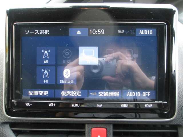 トヨタ ヴォクシー ZS 煌Ⅱ 千葉県 2019(令1)年 5.7万km ホワイトパールクリスタルシャイン ワンオーナー/純正9インチナビ、フルセグTV/バックカメラ/オーディオ【CD/DVD/SD/BT】/純正12.1型フリップダウンモニター/両側パワースライドドア/トヨタセーフティセンス/　・レーンキープアシスト/プリクラッシュセーフティ/　・クリアランスソナー/パーキングサポートブレーキ/LEDヘッドライト&LEDフォグ/純正16インチアルミホイール/ウィンカードアミラー/スイッチ付き革巻きステアリング/アイドリングストップ/スペアタイヤ/前後ドライブレコーダー/ビルトインETC/TVキャンセラー/保証書/取扱説明書/スペアキー