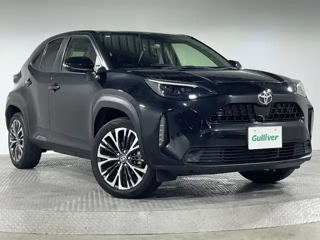 トヨタ ヤリスクロス Z 神奈川県 2020(令2)年 1.9万km ブラックマイカ ディスプレイオーディオ(BT/ラジオ/ナビキット付き)/トヨタセーフティーセンス/・衝突軽減ブレーキ(PCS)/・車線逸脱警報装置(LTA)/・PKSB(パーキングサポートブレーキ)/・RSA（ロードサインアシスト）/・レーダクルーズコントロール/・先行車発進お知らせ/ビルトインETC/バックカメラ/前後クリアランスソナー/運転席パワーシート/前席シートヒーター/電動パーキングブレーキ/オートライト/オートハイビーム/横滑り防止装置/純正アルミホイール/純正フロアマット/USB端子/スマートキー/プッシュスタート