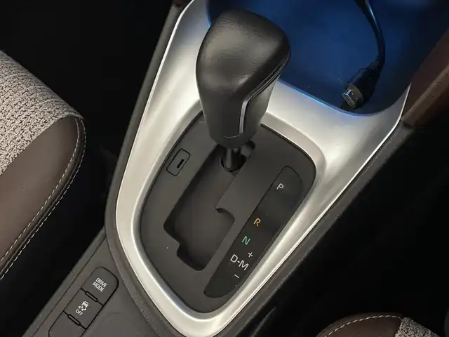トヨタ ヤリスクロス Z 神奈川県 2020(令2)年 1.9万km ブラックマイカ ディスプレイオーディオ(BT/ラジオ/ナビキット付き)/トヨタセーフティーセンス/・衝突軽減ブレーキ(PCS)/・車線逸脱警報装置(LTA)/・PKSB(パーキングサポートブレーキ)/・RSA（ロードサインアシスト）/・レーダクルーズコントロール/・先行車発進お知らせ/ビルトインETC/バックカメラ/前後クリアランスソナー/運転席パワーシート/前席シートヒーター/電動パーキングブレーキ/オートライト/オートハイビーム/横滑り防止装置/純正アルミホイール/純正フロアマット/USB端子/スマートキー/プッシュスタート