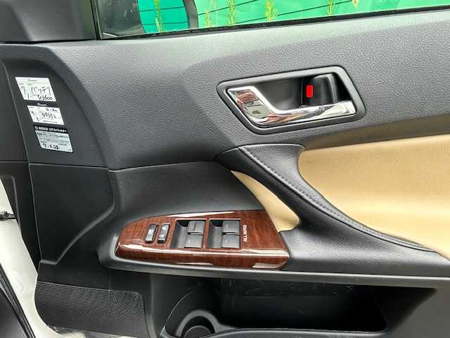 トヨタ マークＸ PREMIUM 茨城県 2013(平25)年 4.5万km ホワイトパールクリスタルシャイン 純正ナビ/フルセグ再生可/レーダークルーズコントロール/コーナーセンサー/バックカメラ/ハーフレザーシート/パワーシート/シートヒーター/ビルトインETC/純正16インチAW/純正フロアマット