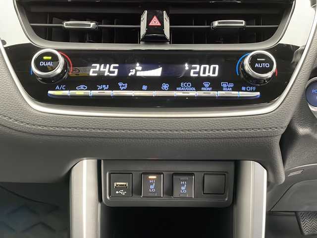 トヨタ カローラ クロス ハイブリッド Z 長野県 2022(令4)年 1.9万km スパークリングブラックパールクリスタルシャイン 4WD/純正ディスプレイオーディオ/バックカメラ/衝突軽減ブレーキ/レーンキープアシスト/レーダークルーズコントロール/ロードサインアシスト/先行車発進機能/前後コーナーセンサー/前席シートヒーター/D席パワーシート/ハーフレザーシート/ビルトインETC/純正エンジンスターター/ステアリングスイッチ/フロントフォグ/純正ドアバイザー/電動ホールド/オートホールド/オートライト/オートハイビーム/電格ミラー/スマートキー/スペアキー
