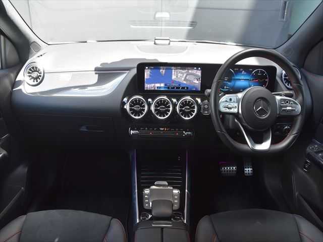 メルセデス・ベンツ ＧＬＡ２００ｄ 4マチック AMGライン 和歌山県 2021(令3)年 2.7万km 黒 パノラマルーフ/ACC/BSM/LKA/アンビエントライト/360度カメラ/19インチアルミ/ナビ　TV　BT/レーダーセフティ/ハーフレザー　シートヒーター