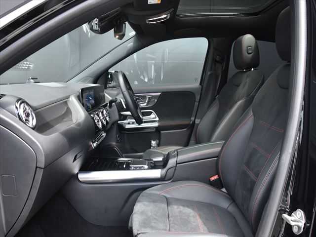 メルセデス・ベンツ ＧＬＡ２００ｄ 4マチック AMGライン 和歌山県 2021(令3)年 2.7万km 黒 パノラマルーフ/ACC/BSM/LKA/アンビエントライト/360度カメラ/19インチアルミ/ナビ　TV　BT/レーダーセフティ/ハーフレザー　シートヒーター
