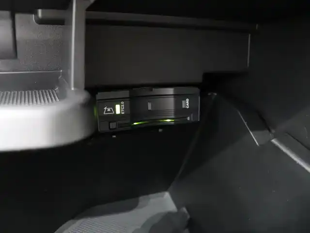 メルセデス・ベンツ ＧＬＡ２００ｄ 4マチック AMGライン 静岡県 2021(令3)年 2.7万km コスモスブラック パノラミックスライディングルーフ/レーダーセーフティパッケージ/・アクティブティスタンスアシスト・ディストロニック/(自動再発進機能付き)/・アクティブブレーキアシスト(歩行者/飛び出し検知機能付)/・緊急回避補助システム/・渋滞時緊急ブレーキ機能/・アクティブブラインドスポットアシスト(降車時警告機能付)/・アクティブレーンキーピングアシスト/・360°カメラシステム/ナビゲーションパッケージ/・テレビ機能(12セグ/ワンセグ自動切換)/・アクティブステアリングアシスト/・アクティブレーンチェンジングアシスト/・アクティブエマージェンシーストップアシスト/AMGライン/・AMGスタイリングパッケージ/・レザーDINAMICAシート/・19インチAMG5ツインスポークアルミホイール/・マルチビームLEDヘッドライト/・アダプティブハイビームアシスト・プラス/・アンビエントライト(64色)/前席シートヒーター