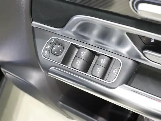 メルセデス・ベンツ ＧＬＡ２００ｄ 4マチック AMGライン 静岡県 2021(令3)年 2.7万km コスモスブラック パノラミックスライディングルーフ/レーダーセーフティパッケージ/・アクティブティスタンスアシスト・ディストロニック/(自動再発進機能付き)/・アクティブブレーキアシスト(歩行者/飛び出し検知機能付)/・緊急回避補助システム/・渋滞時緊急ブレーキ機能/・アクティブブラインドスポットアシスト(降車時警告機能付)/・アクティブレーンキーピングアシスト/・360°カメラシステム/ナビゲーションパッケージ/・テレビ機能(12セグ/ワンセグ自動切換)/・アクティブステアリングアシスト/・アクティブレーンチェンジングアシスト/・アクティブエマージェンシーストップアシスト/AMGライン/・AMGスタイリングパッケージ/・レザーDINAMICAシート/・19インチAMG5ツインスポークアルミホイール/・マルチビームLEDヘッドライト/・アダプティブハイビームアシスト・プラス/・アンビエントライト(64色)/前席シートヒーター