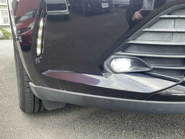 トヨタ ハリアー プレミアム 宮崎県 2017(平29)年 9.6万km スパークリングブラックパールクリスタルシャイン 純正ＳＤナビ　NSZT-Y66T/（ＢＴ/ＣＤ/ＤＶＤ/ＦＭ/ＡＭ/フルセグ)　/レーダークルーズコントロール　/バックカメラ　/オートライト　/オートハイビーム　/レーンキープアシスト　/パワーシートＤ席　/純正ＥＴＣ　/純正アルミホイール/純正フロアマット/横滑り防止装置/電動リアゲート