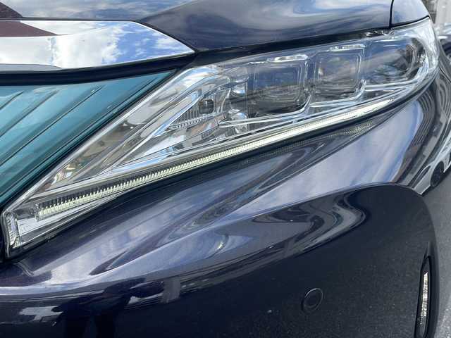 トヨタ ハリアー プレミアム 宮崎県 2017(平29)年 9.6万km スパークリングブラックパールクリスタルシャイン 純正ＳＤナビ　NSZT-Y66T/（ＢＴ/ＣＤ/ＤＶＤ/ＦＭ/ＡＭ/フルセグ)　/レーダークルーズコントロール　/バックカメラ　/オートライト　/オートハイビーム　/レーンキープアシスト　/パワーシートＤ席　/純正ＥＴＣ　/純正アルミホイール/純正フロアマット/横滑り防止装置/電動リアゲート