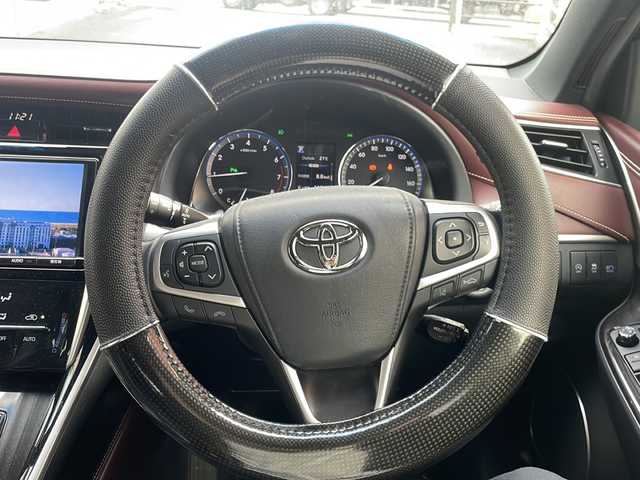 トヨタ ハリアー プレミアム 宮崎県 2017(平29)年 9.6万km スパークリングブラックパールクリスタルシャイン 純正ＳＤナビ　NSZT-Y66T/（ＢＴ/ＣＤ/ＤＶＤ/ＦＭ/ＡＭ/フルセグ)　/レーダークルーズコントロール　/バックカメラ　/オートライト　/オートハイビーム　/レーンキープアシスト　/パワーシートＤ席　/純正ＥＴＣ　/純正アルミホイール/純正フロアマット/横滑り防止装置/電動リアゲート