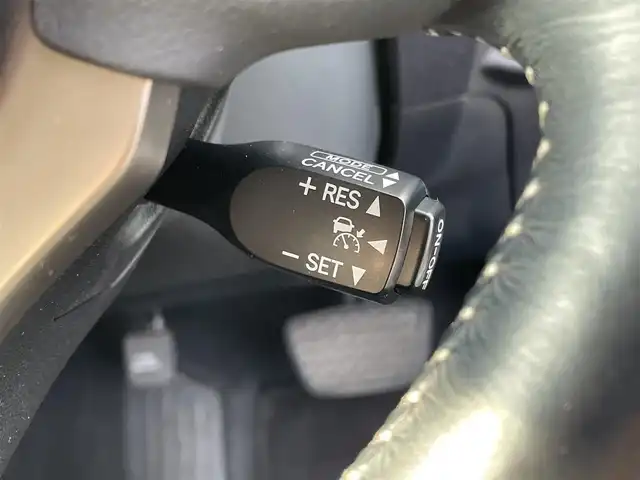 レクサス ＣＴ 200h バージョンC 宮崎県 2015(平27)年 13万km ソニッククォーツ 純正ナビ/(AM.FM.Bluetooth.CD.DVD.AUX)/フルセグTV/バックカメラ/ETC/コーナーセンサー/クルーズコントロール/オートエアコン/オートライト/パワーシート/電格ミラー/パドルシフト/衝突軽減ブレーキ/横滑り防止機能/パワーステアリング/パワーウィンドウ/スマートキー