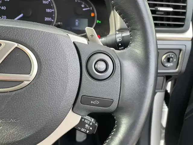 レクサス ＣＴ 200h バージョンC 宮崎県 2015(平27)年 13万km ソニッククォーツ 純正ナビ/(AM.FM.Bluetooth.CD.DVD.AUX)/フルセグTV/バックカメラ/ETC/コーナーセンサー/クルーズコントロール/オートエアコン/オートライト/パワーシート/電格ミラー/パドルシフト/衝突軽減ブレーキ/横滑り防止機能/パワーステアリング/パワーウィンドウ/スマートキー