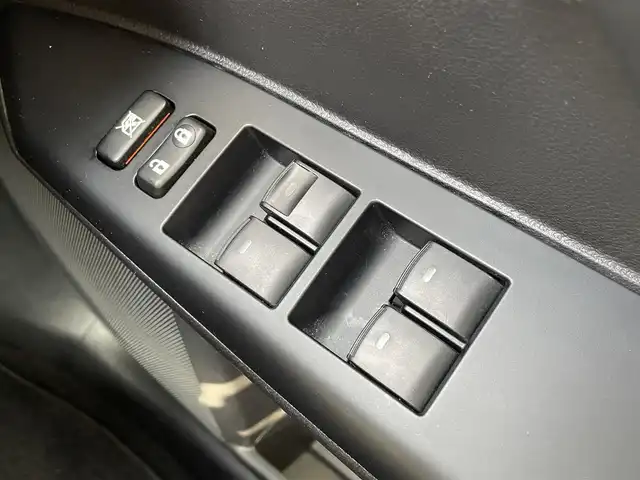レクサス ＣＴ 200h バージョンC 宮崎県 2015(平27)年 13万km ソニッククォーツ 純正ナビ/(AM.FM.Bluetooth.CD.DVD.AUX)/フルセグTV/バックカメラ/ETC/コーナーセンサー/クルーズコントロール/オートエアコン/オートライト/パワーシート/電格ミラー/パドルシフト/衝突軽減ブレーキ/横滑り防止機能/パワーステアリング/パワーウィンドウ/スマートキー