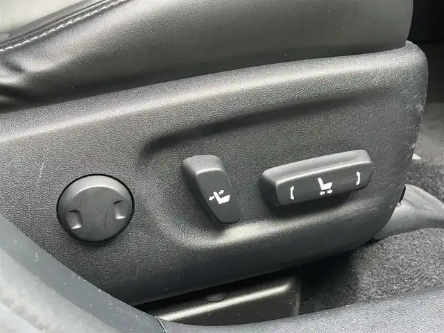 レクサス ＣＴ 200h バージョンC 宮崎県 2015(平27)年 13万km ソニッククォーツ 純正ナビ/(AM.FM.Bluetooth.CD.DVD.AUX)/フルセグTV/バックカメラ/ETC/コーナーセンサー/クルーズコントロール/オートエアコン/オートライト/パワーシート/電格ミラー/パドルシフト/衝突軽減ブレーキ/横滑り防止機能/パワーステアリング/パワーウィンドウ/スマートキー