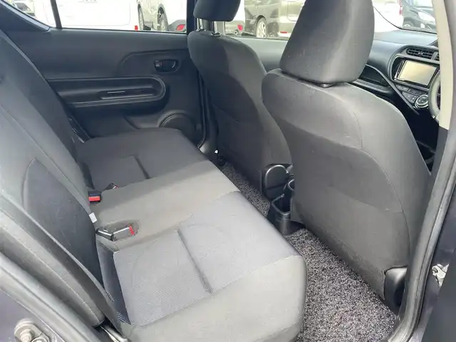 トヨタ アクア S 長崎県 2015(平27)年 7.8万km ダークバイオレットマイカメタリック 純正SDナビゲーション/・バックモニター/・地デジTV/・Bluetooth/・CD/・FM/AMラジオ/スマートエントリー―パッケージ/・スマートエントリー/スタートシステム/・イモビライザー/・オートライト/シャイニーデコレーション/・メッキドアミラー/・メッキアウトサイドドアハンドル/・メッキリアナンバープレートガーニッシュ/ETC/ドライブレコーダー/SRSエアバック【運転席/助手席】/オートエアコン/保証書/取扱説明書/スペアキー１本