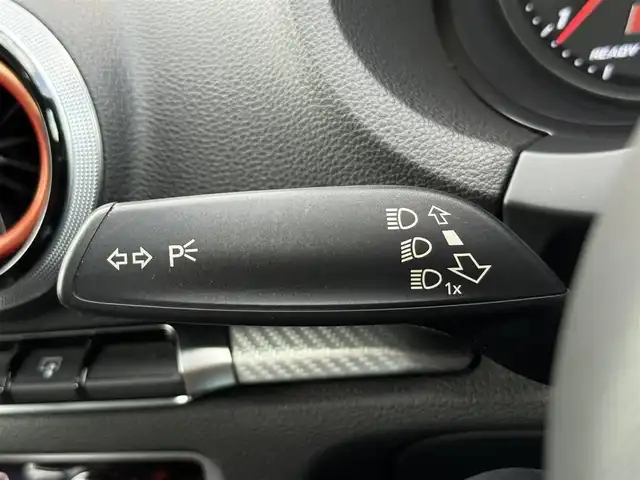 アウディ ＲＳ３ スポーツバック 静岡県 2015(平27)年 4.1万km 黒 サンルーフ/レザーシート/BSM/BANG&OLUFSEN/MMI/(CD/DVD/BT/フルセグ)/バックカメラ /ACC/パーキングアシスト/シートヒーター/スマートキー/ETC/ドライブレコーダー/純正フロアマット/純正19インチアルミホイール