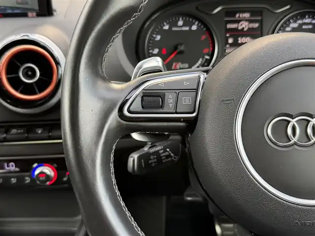 アウディ ＲＳ３ スポーツバック 静岡県 2015(平27)年 4.1万km 黒 サンルーフ/レザーシート/BSM/BANG&OLUFSEN/MMI/(CD/DVD/BT/フルセグ)/バックカメラ /ACC/パーキングアシスト/シートヒーター/スマートキー/ETC/ドライブレコーダー/純正フロアマット/純正19インチアルミホイール