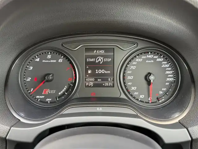 アウディ ＲＳ３ スポーツバック 静岡県 2015(平27)年 4.1万km 黒 サンルーフ/レザーシート/BSM/BANG&OLUFSEN/MMI/(CD/DVD/BT/フルセグ)/バックカメラ /ACC/パーキングアシスト/シートヒーター/スマートキー/ETC/ドライブレコーダー/純正フロアマット/純正19インチアルミホイール