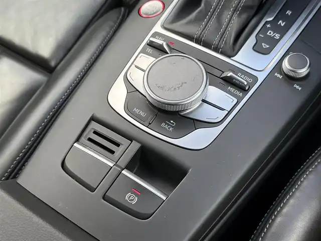 アウディ ＲＳ３ スポーツバック 静岡県 2015(平27)年 4.1万km 黒 サンルーフ/レザーシート/BSM/BANG&OLUFSEN/MMI/(CD/DVD/BT/フルセグ)/バックカメラ /ACC/パーキングアシスト/シートヒーター/スマートキー/ETC/ドライブレコーダー/純正フロアマット/純正19インチアルミホイール