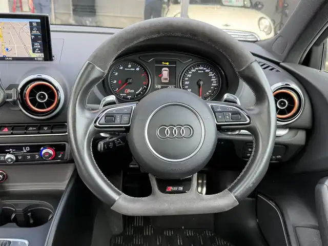 アウディ ＲＳ３ スポーツバック 静岡県 2015(平27)年 4.1万km 黒 サンルーフ/レザーシート/BSM/BANG&OLUFSEN/MMI/(CD/DVD/BT/フルセグ)/バックカメラ /ACC/パーキングアシスト/シートヒーター/スマートキー/ETC/ドライブレコーダー/純正フロアマット/純正19インチアルミホイール
