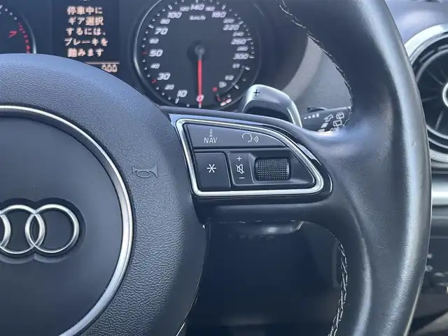 アウディ ＲＳ３ スポーツバック 静岡県 2015(平27)年 4.1万km パンサーブラッククリスタルエフェクト サンルーフ/レザーシート/BSM/BANG&OLUFSEN/MMI/(CD/DVD/BT/フルセグ)/バックカメラ /ACC/パーキングアシスト/シートヒーター/スマートキー/ETC/ドライブレコーダー/純正フロアマット/純正19インチアルミホイール