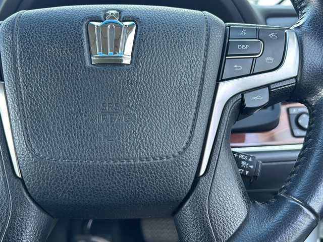 トヨタ クラウン ロイヤル ロイヤルサルーン G i－Four 山形県 2014(平26)年 5.3万km ホワイトパールクリスタルシャイン 禁煙車/4WD/プリクラッシュセーフティセンス/横滑り防止装置/クリアランスソナー/前後コーナーセンサー/バックカメラ/クルーズコントロール/前後ドライブレコーダー/純正メモリナビ/（Bluetooth/フルセグ/AM/FM/DVD/USB)/テレビキャンセラー/nanoe/ステアリングスイッチ/全席パワーシート/D席メモリー付きシート/純正フロアマット/ビルトインETC/スマートキー×２/ウィンカーミラー/電動格納ミラー/オートマチックハイビーム/HIDヘッドライト/社外アルミホイール/取扱説明書/記録簿