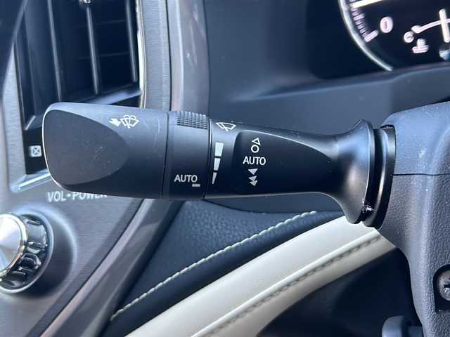 トヨタ クラウン ロイヤル ロイヤルサルーン G i－Four 山形県 2014(平26)年 5.3万km ホワイトパールクリスタルシャイン 禁煙車/4WD/プリクラッシュセーフティセンス/横滑り防止装置/クリアランスソナー/前後コーナーセンサー/バックカメラ/クルーズコントロール/前後ドライブレコーダー/純正メモリナビ/（Bluetooth/フルセグ/AM/FM/DVD/USB)/テレビキャンセラー/nanoe/ステアリングスイッチ/全席パワーシート/D席メモリー付きシート/純正フロアマット/ビルトインETC/スマートキー×２/ウィンカーミラー/電動格納ミラー/オートマチックハイビーム/HIDヘッドライト/社外アルミホイール/取扱説明書/記録簿