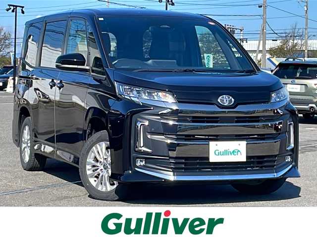 トヨタ ノア S－G 道央・札幌 2022(令4)年 3.3万km アティチュードブラックマイカ ４WD/純正ディスプレイオーディオ/AM/FM/BT/トヨタセーフティセンス/プリクラッシュセーフティ/横滑り防止装置/レーダークルーズコントロール/レーンキープアシスト/クリアランスソナー/パーキングサポートブレーキ/ロードサインアシスト/プロアクティブドライビングアシスト/バックカメラ/ビルトインETC/ECOMODE/片側パワースライドドア/革巻きステアリング/ステアリングリモコン/電動パーキング/ブレーキホールド/MTモード付AT/プッシュスタート/スマートキー/LEDヘッドライト/オートライト/オートハイビーム/フォグランプ/ヘッドライトレベライザー/電動格納ミラー/ウィンカーミラー/フロアマット
