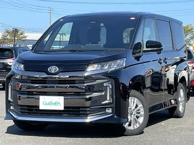 トヨタ ノア S－G 道央・札幌 2022(令4)年 3.3万km アティチュードブラックマイカ ４WD/純正ディスプレイオーディオ/AM/FM/BT/トヨタセーフティセンス/プリクラッシュセーフティ/横滑り防止装置/レーダークルーズコントロール/レーンキープアシスト/クリアランスソナー/パーキングサポートブレーキ/ロードサインアシスト/プロアクティブドライビングアシスト/バックカメラ/ビルトインETC/ECOMODE/片側パワースライドドア/革巻きステアリング/ステアリングリモコン/電動パーキング/ブレーキホールド/MTモード付AT/プッシュスタート/スマートキー/LEDヘッドライト/オートライト/オートハイビーム/フォグランプ/ヘッドライトレベライザー/電動格納ミラー/ウィンカーミラー/フロアマット