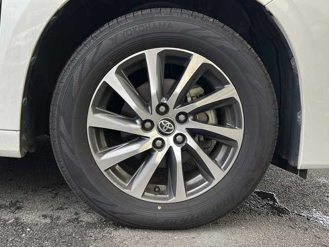 トヨタ アルファードハイブリット エグゼクティブ ラウンジ 埼玉県 2015(平27)年 11.9万km ホワイトパールクリスタルシャイン 運転席エアバッグ	/助手席エアバッグ	/サイドエアバッグ	/ABS(アンチロックブレーキ)	/トラクションコントロール	/前席シートベルトプリテンショナー	/前席シートベルトフォースリミッター	/後席３点式シートベルト	/サイドインパクトバー	/ブレーキアシスト	/衝突安全ボディー	採用/EBD（電子制動力配分装置）	/盗難防止システム	/その他安全装備	VSC/ナビゲーション	/ナビゲーションメディア	メモリータイプ/サウンド（カセット&MD）	AM/FMラジオ/CDプレイヤー/エアコン	デュアルエアコン/パワーウィンドウ	/集中ドアロック		/クルーズコントロール	/革シート/運転席パワーシート	/ウッドパネル	/サンルーフ/アルミホイール	17インチ標準/UVカットガラス	/プライバシーガラス/ETC/パワーバックドア/オットマン/両側パワースライドドア/クルーズコントロール/フルセグテレビ/プッシュスタート/バックカメラ/フリップダウンモニター