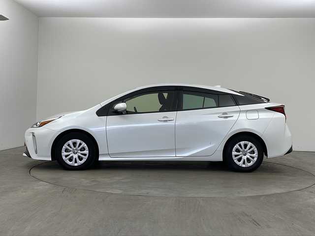 トヨタ プリウス SセーフティプラスⅡ 石川県 2020(令2)年 10.5万km プラチナホワイトパールマイカ ・アルパイン7インチナビ/・CD/DVD/SD/Bluetooth/TV/・バックカメラ/・トヨタセーフティセンス/・プリクラッシュセーフティ/・レーントレーシングアシスト/・レーダークルーズコントロール/・オートマチックハイビーム/・ロードサインアシスト/・先行車発進告知機能/・ブラインドスポットモニター/・クリアランスソナー/・革巻きステアリング/・ステアリングスイッチ/・自動防眩ミラー/・フロアマット/・LEDヘッドライト/・ビルトインETC