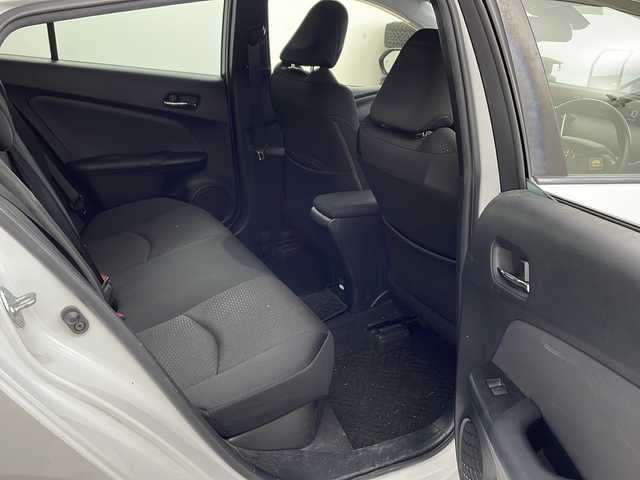 トヨタ プリウス SセーフティプラスⅡ 石川県 2020(令2)年 10.5万km プラチナホワイトパールマイカ ・アルパイン7インチナビ/・CD/DVD/SD/Bluetooth/TV/・バックカメラ/・トヨタセーフティセンス/・プリクラッシュセーフティ/・レーントレーシングアシスト/・レーダークルーズコントロール/・オートマチックハイビーム/・ロードサインアシスト/・先行車発進告知機能/・ブラインドスポットモニター/・クリアランスソナー/・革巻きステアリング/・ステアリングスイッチ/・自動防眩ミラー/・フロアマット/・LEDヘッドライト/・ビルトインETC