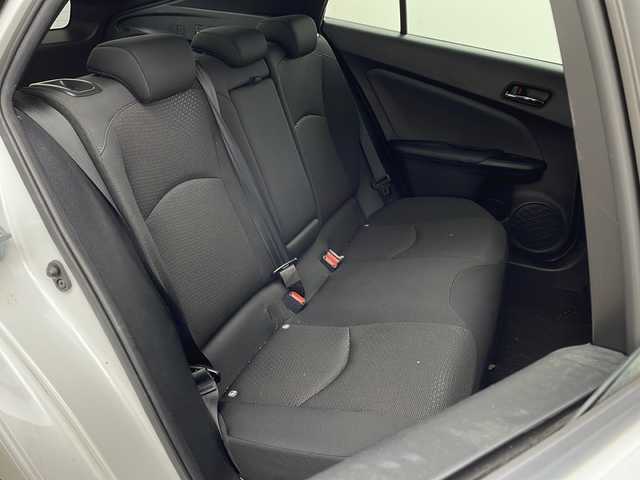 トヨタ プリウス SセーフティプラスⅡ 石川県 2020(令2)年 10.5万km プラチナホワイトパールマイカ ・アルパイン7インチナビ/・CD/DVD/SD/Bluetooth/TV/・バックカメラ/・トヨタセーフティセンス/・プリクラッシュセーフティ/・レーントレーシングアシスト/・レーダークルーズコントロール/・オートマチックハイビーム/・ロードサインアシスト/・先行車発進告知機能/・ブラインドスポットモニター/・クリアランスソナー/・革巻きステアリング/・ステアリングスイッチ/・自動防眩ミラー/・フロアマット/・LEDヘッドライト/・ビルトインETC