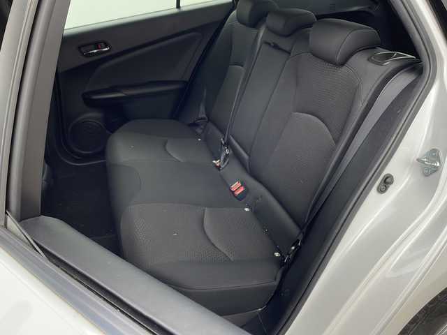 トヨタ プリウス SセーフティプラスⅡ 石川県 2020(令2)年 10.5万km プラチナホワイトパールマイカ ・アルパイン7インチナビ/・CD/DVD/SD/Bluetooth/TV/・バックカメラ/・トヨタセーフティセンス/・プリクラッシュセーフティ/・レーントレーシングアシスト/・レーダークルーズコントロール/・オートマチックハイビーム/・ロードサインアシスト/・先行車発進告知機能/・ブラインドスポットモニター/・クリアランスソナー/・革巻きステアリング/・ステアリングスイッチ/・自動防眩ミラー/・フロアマット/・LEDヘッドライト/・ビルトインETC