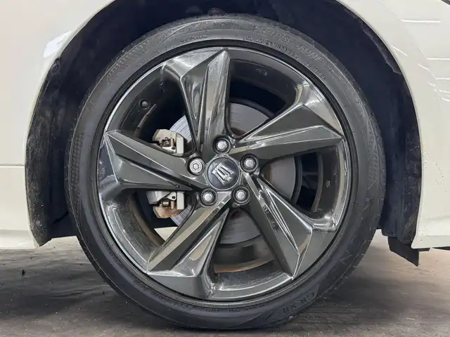 トヨタ クラウン ハイブリッド RS リミテッド 三重県 2020(令2)年 6.7万km ホワイトパールクリスタルシャイン ハイブリッド/FR/MTモード付フロアCVT/純正 8インチナビ/（AM/FM/CD/DVD/Blu-ray/SDREC/SD/USB/Bluetooth/Miracast/AUX/TV）/バックガイドモニター/ドライブレコーダー 前後/ビルトイン ETC2.0/Toyota Safety Sense/・プリクラッシュセーフティ/・レーントレーシングアシスト/・レーダークルコン/・ロードサインアシスト/・【OP】アダプティブハイビームシステム/・ブラインドスポットモニター＋リヤクロストラフィックオートブレーキ/・インテリジェントクリアランスソナー［パーキングサポートブレーキ（静止物）］/など/装備/・【OP】3眼LEDヘッドランプ/・シートヒーター（D/N）/・ステアリングヒーター/・パワーシート（D8way＋ランバーサポート/N4way（肩口スイッチ付））/・カラーヘッドアップディスプレイ/・左右独立オートエアコン/・雨滴感応式フロントワイパー/・電動チルト&テレスコピックステアリング/・オートライト/・純正18inAW/・プッシュスタート/・ステアリングスイッチ/・取/ナビ取/・スマートキーx2/など
