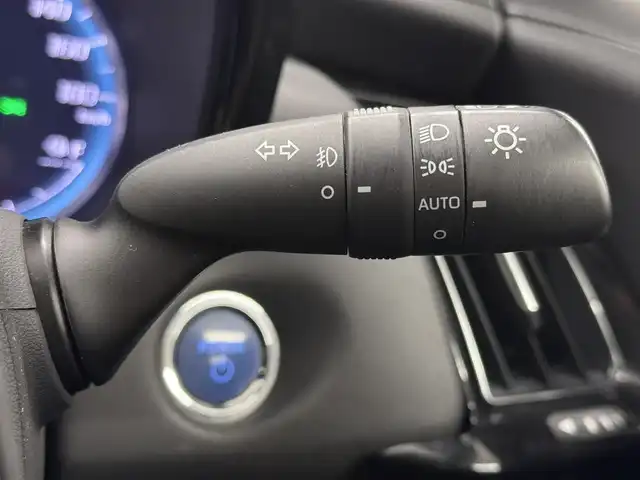 トヨタ クラウン ハイブリッド RS リミテッド 三重県 2020(令2)年 6.7万km ホワイトパールクリスタルシャイン ハイブリッド/FR/MTモード付フロアCVT/純正 8インチナビ/（AM/FM/CD/DVD/Blu-ray/SDREC/SD/USB/Bluetooth/Miracast/AUX/TV）/バックガイドモニター/ドライブレコーダー 前後/ビルトイン ETC2.0/Toyota Safety Sense/・プリクラッシュセーフティ/・レーントレーシングアシスト/・レーダークルコン/・ロードサインアシスト/・【OP】アダプティブハイビームシステム/・ブラインドスポットモニター＋リヤクロストラフィックオートブレーキ/・インテリジェントクリアランスソナー［パーキングサポートブレーキ（静止物）］/など/装備/・【OP】3眼LEDヘッドランプ/・シートヒーター（D/N）/・ステアリングヒーター/・パワーシート（D8way＋ランバーサポート/N4way（肩口スイッチ付））/・カラーヘッドアップディスプレイ/・左右独立オートエアコン/・雨滴感応式フロントワイパー/・電動チルト&テレスコピックステアリング/・オートライト/・純正18inAW/・プッシュスタート/・ステアリングスイッチ/・取/ナビ取/・スマートキーx2/など