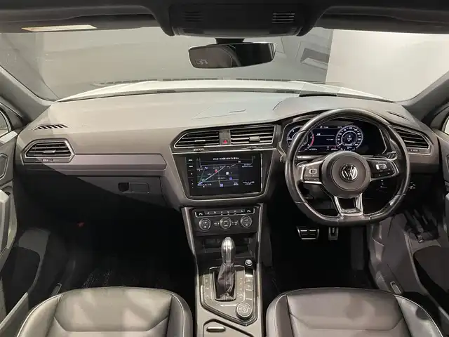 フォルクスワーゲン ティグアン TDI 4モーション Rライン 道央・札幌 2018(平30)年 6.6万km ピュアホワイト スマート＆エントリーシステム/カミングホーム＆リービングホーム/インテリアアンビエントライト/シートバックテーブル/Volkswagen純正インフォテイメントシステム/モバイルオンラインサービス/チルト＆テレスコピックステアリング/電動パワーステアリング/パワーシート（D/N）/シートヒーター（D/ N）/レザーシフトノブ/電動格納式サイドミラー/アレルゲン除去機能付きフレッシュエアフィルター/エレクトロニックパーキングブレーキ/分離可倒式シート/パワーテールゲート/ビルトインETC