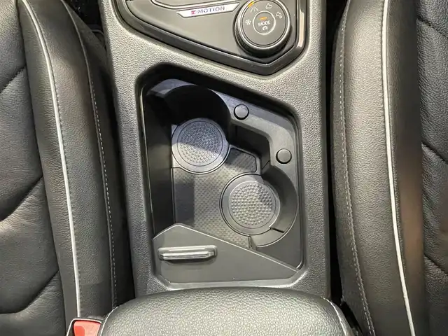 フォルクスワーゲン ティグアン TDI 4モーション Rライン 道央・札幌 2018(平30)年 6.6万km ピュアホワイト スマート＆エントリーシステム/カミングホーム＆リービングホーム/インテリアアンビエントライト/シートバックテーブル/Volkswagen純正インフォテイメントシステム/モバイルオンラインサービス/チルト＆テレスコピックステアリング/電動パワーステアリング/パワーシート（D/N）/シートヒーター（D/ N）/レザーシフトノブ/電動格納式サイドミラー/アレルゲン除去機能付きフレッシュエアフィルター/エレクトロニックパーキングブレーキ/分離可倒式シート/パワーテールゲート/ビルトインETC