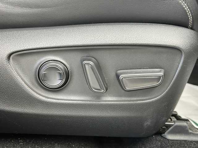 トヨタ ＲＡＶ４ ハイブリッドG 宮城県 2021(令3)年 6.4万km ホワイトパールクリスタルシャイン 禁煙車/トヨタセーフティセンス/・プリクラッシュセーフティ/・レーントレーシングアシスト/・レーダークルーズコントロール/・オートハイビームアシスト/・ブラインドスポットモニター/・リアクロストラフィックアラート/・クリアランスソナー/デジタルインナーミラー/ALPINE9インチナビ/・CD.DVD.SD.BT/フルセグTV/バックカメラ/電動リアゲート/レザーシート/・D席パワーシート/・前席シートヒーター/LEDヘッドライト/フォグランプ/ビルトインETC/ステアリングヒーター/ステアリングスイッチ/横滑り防止装置/純正18インチアルミホイール/純正フロアマット