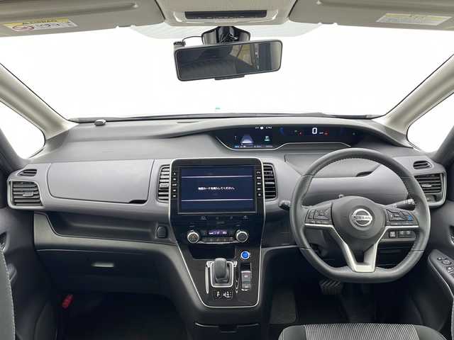 日産 セレナ X 千葉県 2022(令4)年 1.4万km ピュアホワイトパール 純正SDナビ（フルセグ/Bluetooth/CD/DVD/FM/AM）/プロパイロット/衝突軽減ブレーキ/レーンキープアシスト/レーダークルーズコントロール/標識認識機能/フリップダウンモニター/全方位カメラ/ETC/アイドリングストップ/デジタルインナーミラー/両側パワースライドドア/スマートキー/LEDヘッドライト/フォグライト/電動格納ミラー/ブラインドスポットモニター/純正フロアマット/ロールサンシェー/シートバックテーブル