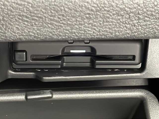 日産 セレナ X 千葉県 2022(令4)年 1.4万km ピュアホワイトパール 純正SDナビ（フルセグ/Bluetooth/CD/DVD/FM/AM）/プロパイロット/衝突軽減ブレーキ/レーンキープアシスト/レーダークルーズコントロール/標識認識機能/フリップダウンモニター/全方位カメラ/ETC/アイドリングストップ/デジタルインナーミラー/両側パワースライドドア/スマートキー/LEDヘッドライト/フォグライト/電動格納ミラー/ブラインドスポットモニター/純正フロアマット/ロールサンシェー/シートバックテーブル