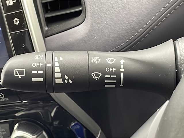 日産 セレナ X 千葉県 2022(令4)年 1.4万km ピュアホワイトパール 純正SDナビ（フルセグ/Bluetooth/CD/DVD/FM/AM）/プロパイロット/衝突軽減ブレーキ/レーンキープアシスト/レーダークルーズコントロール/標識認識機能/フリップダウンモニター/全方位カメラ/ETC/アイドリングストップ/デジタルインナーミラー/両側パワースライドドア/スマートキー/LEDヘッドライト/フォグライト/電動格納ミラー/ブラインドスポットモニター/純正フロアマット/ロールサンシェー/シートバックテーブル