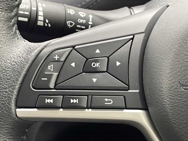 日産 セレナ X 千葉県 2022(令4)年 1.4万km ピュアホワイトパール 純正SDナビ（フルセグ/Bluetooth/CD/DVD/FM/AM）/プロパイロット/衝突軽減ブレーキ/レーンキープアシスト/レーダークルーズコントロール/標識認識機能/フリップダウンモニター/全方位カメラ/ETC/アイドリングストップ/デジタルインナーミラー/両側パワースライドドア/スマートキー/LEDヘッドライト/フォグライト/電動格納ミラー/ブラインドスポットモニター/純正フロアマット/ロールサンシェー/シートバックテーブル