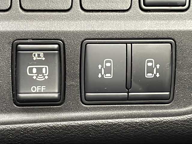 日産 セレナ X 千葉県 2022(令4)年 1.4万km ピュアホワイトパール 純正SDナビ（フルセグ/Bluetooth/CD/DVD/FM/AM）/プロパイロット/衝突軽減ブレーキ/レーンキープアシスト/レーダークルーズコントロール/標識認識機能/フリップダウンモニター/全方位カメラ/ETC/アイドリングストップ/デジタルインナーミラー/両側パワースライドドア/スマートキー/LEDヘッドライト/フォグライト/電動格納ミラー/ブラインドスポットモニター/純正フロアマット/ロールサンシェー/シートバックテーブル