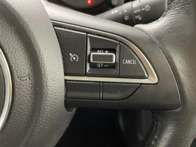 スズキ ジムニー XC 群馬県 2022(令4)年 1.2万km シフォンアイボリーメタリックブラック2トーンルーフ ブラックルーフ/社外マフラー【5ZIGEN】/前後社外バンパー【APIO】/リフトアップ【C.L.LINK】/＝＝＝＝＝/7インチSDナビ/・ipod/フルセグTV/BT/AM/FM/＝＝＝＝＝/前後ＡＰＩＯ製バンパー　社外マフラー　リフトアップ　マッドタイヤ　ブラックルーフ　ＳＤナビ　シートヒーター　クルコン　ＭＴモード付ＡＴ　レーンキープ　ダウンヒルアシスト　ドライブレコーダー　４ＷＤ