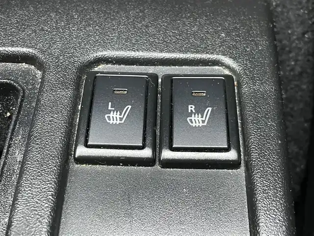 スズキ ジムニー XC 群馬県 2022(令4)年 1.2万km シフォンアイボリーメタリックブラック2トーンルーフ ブラックルーフ/社外マフラー【5ZIGEN】/前後社外バンパー【APIO】/リフトアップ【C.L.LINK】/＝＝＝＝＝/7インチSDナビ/・ipod/フルセグTV/BT/AM/FM/＝＝＝＝＝/前後ＡＰＩＯ製バンパー　社外マフラー　リフトアップ　マッドタイヤ　ブラックルーフ　ＳＤナビ　シートヒーター　クルコン　ＭＴモード付ＡＴ　レーンキープ　ダウンヒルアシスト　ドライブレコーダー　４ＷＤ