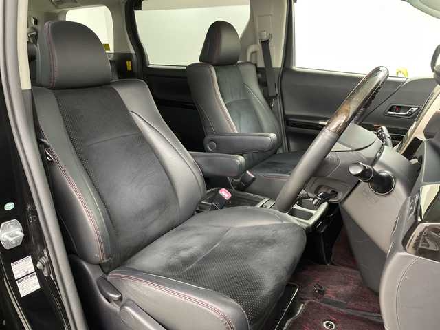 トヨタ ヴェルファイア 2．4Z ゴールデンアイズ 道央・札幌 2012(平24)年 9.9万km ブラック ・４WD　/寒冷地仕様/・純正HDDディーラーOPナビ/・DVD.CD.HDD.Bluetooth/・フルセグ.SD.バックカメラ/・純正フリップダウンモニター/・2列目オットマンシート/・両側パワースライドドア/・パワースライドドア/・HIDライト/オートライト/・ウッドコンビハンドル/・ハーフレザーシート/・スマートキー/・スタッドレスタイヤ積込み