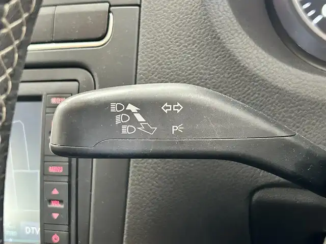 フォルクスワーゲン クロスポロ 道央・札幌 2013(平25)年 6.9万km 赤 ・純正ナビ/フルセグTV/DVD/CD/SD/BT/・バックカメラ/・ドライブレコーダー/・ETC/・横滑り防止/・キーレス/・ルーフレール/・電格ミラー/・冬タイヤ社外15インチAW積込