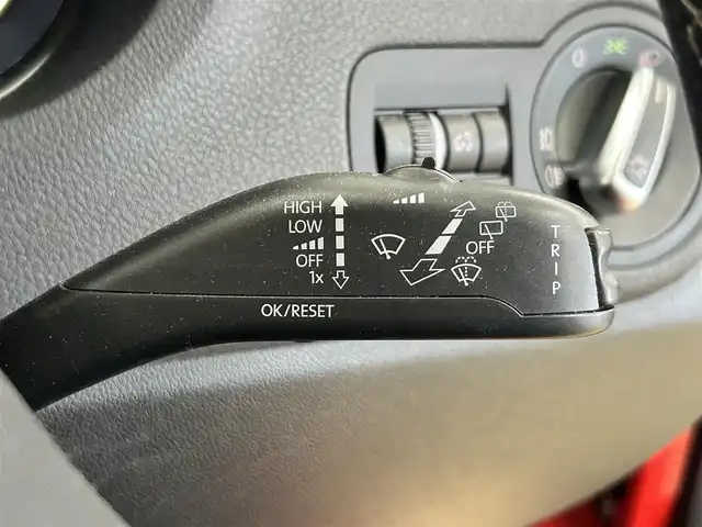 フォルクスワーゲン クロスポロ 道央・札幌 2013(平25)年 6.9万km 赤 ・純正ナビ/フルセグTV/DVD/CD/SD/BT/・バックカメラ/・ドライブレコーダー/・ETC/・横滑り防止/・キーレス/・ルーフレール/・電格ミラー/・冬タイヤ社外15インチAW積込