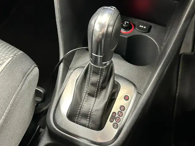 フォルクスワーゲン クロスポロ 道央・札幌 2013(平25)年 6.9万km 赤 ・純正ナビ/フルセグTV/DVD/CD/SD/BT/・バックカメラ/・ドライブレコーダー/・ETC/・横滑り防止/・キーレス/・ルーフレール/・電格ミラー/・冬タイヤ社外15インチAW積込